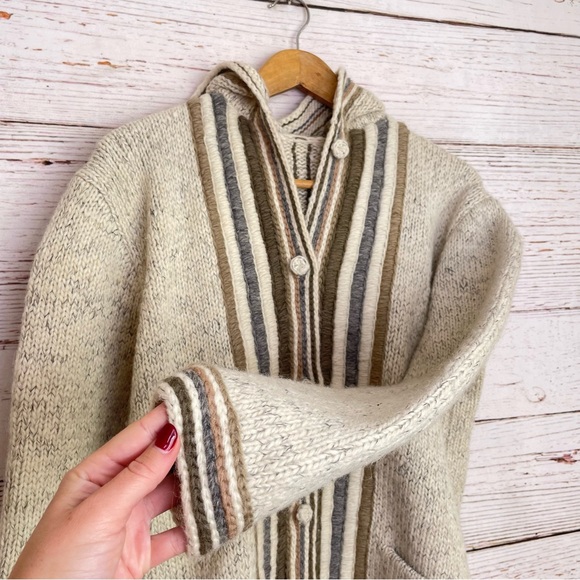 Vintage hand knit hooded wool 70s sweater jacket - Picture 6 of 9